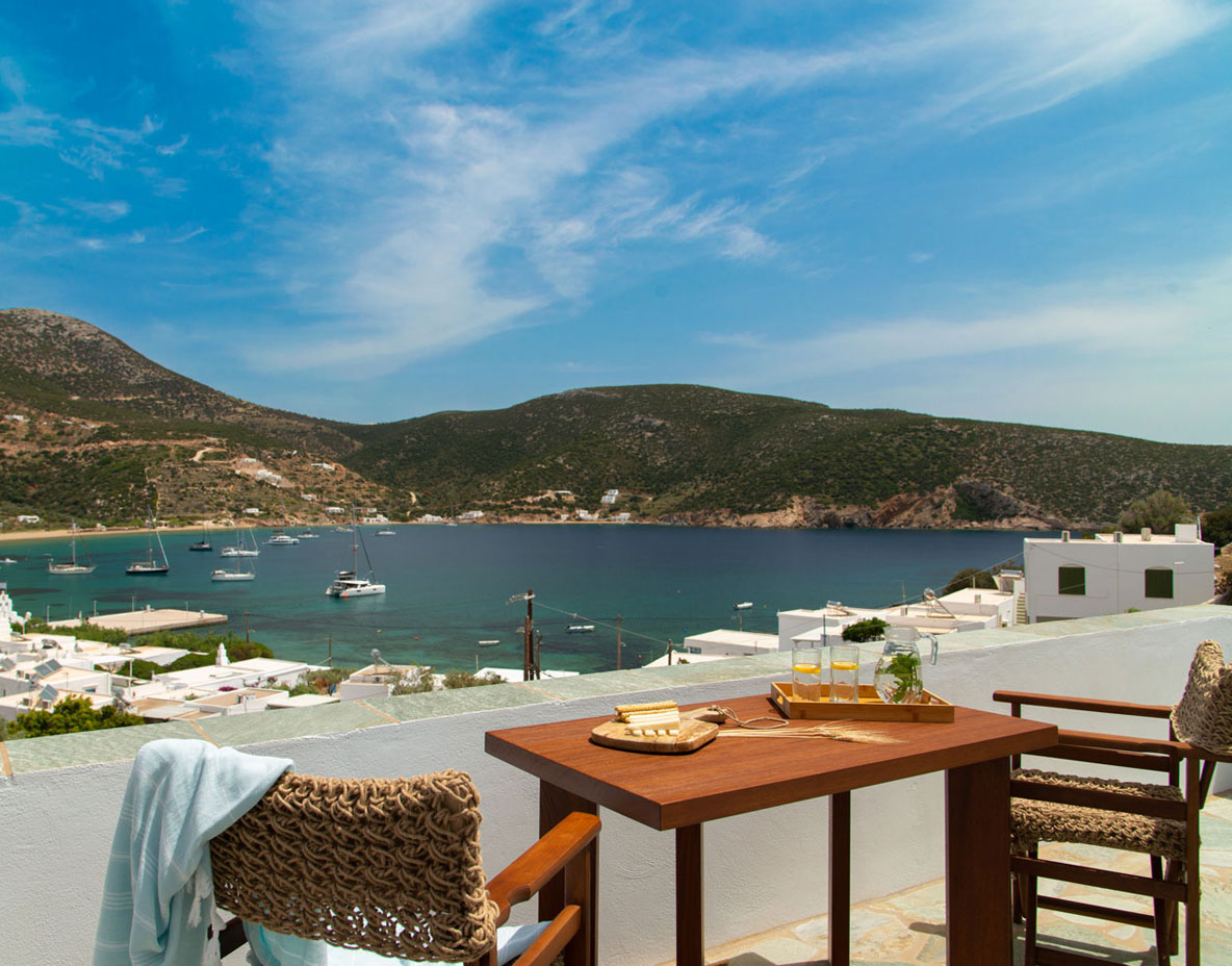 Μεγάλη βεράντα με θέα στη θάλασσα