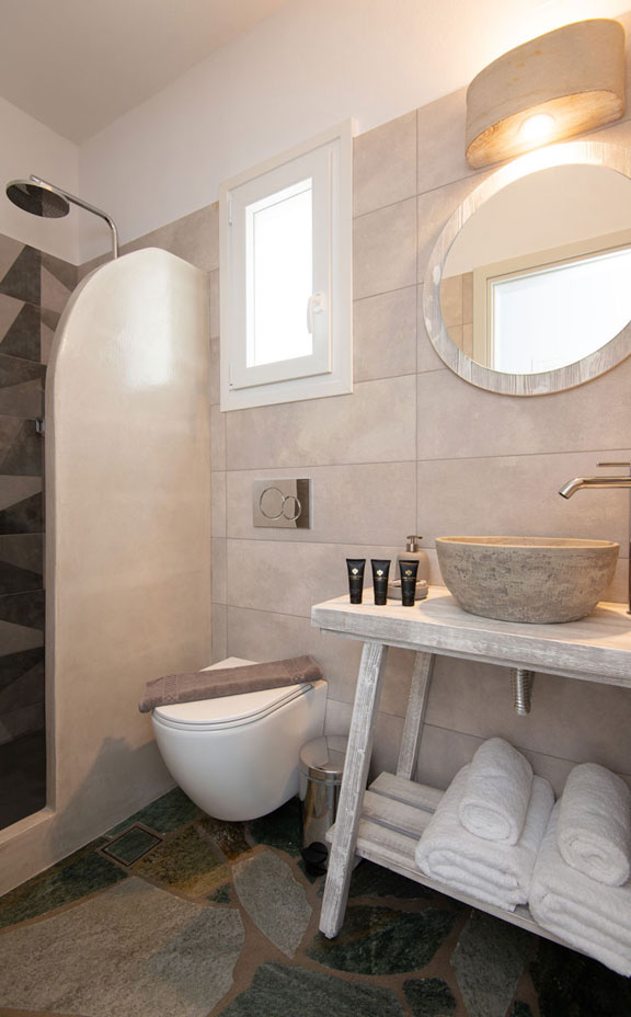 Μοντέρνο μπάνιο στα δίχωρα διαμερίσματα