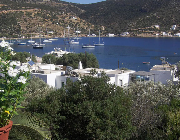 Θέα στη θάλασσα από το Βίλα Βαθύ στη Σίφνο