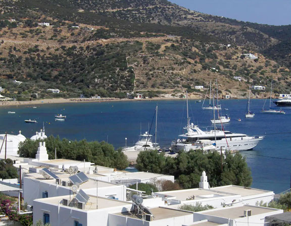 Θέα στη θάλασσα από το Βίλα Βαθύ στη Σίφνο